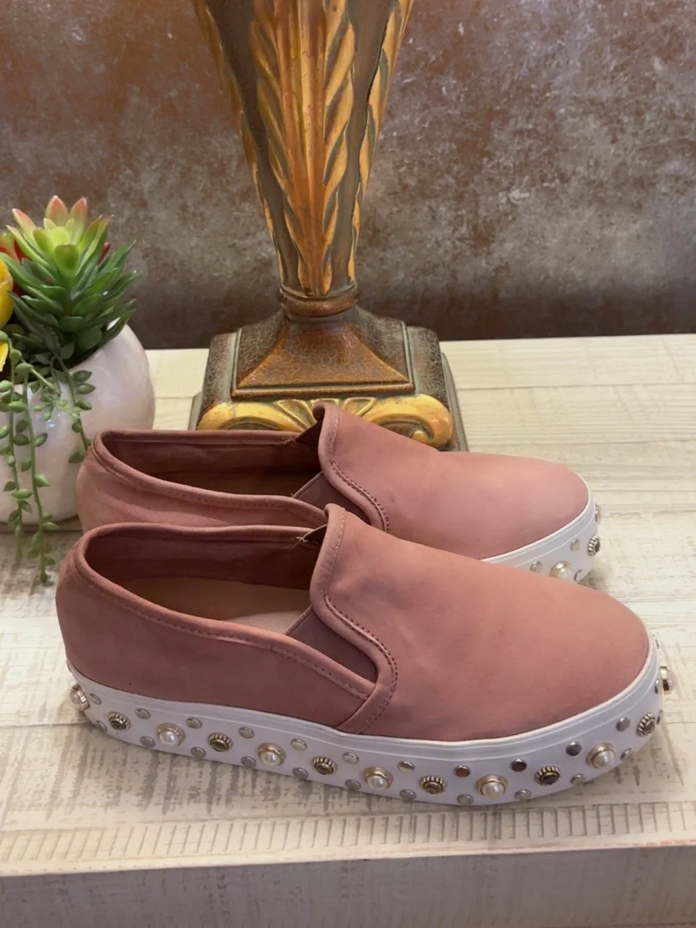 Like New ~ Steve Madden Women's Pink Pearl Platform Slip-On Sneakers ~ Size 7.5